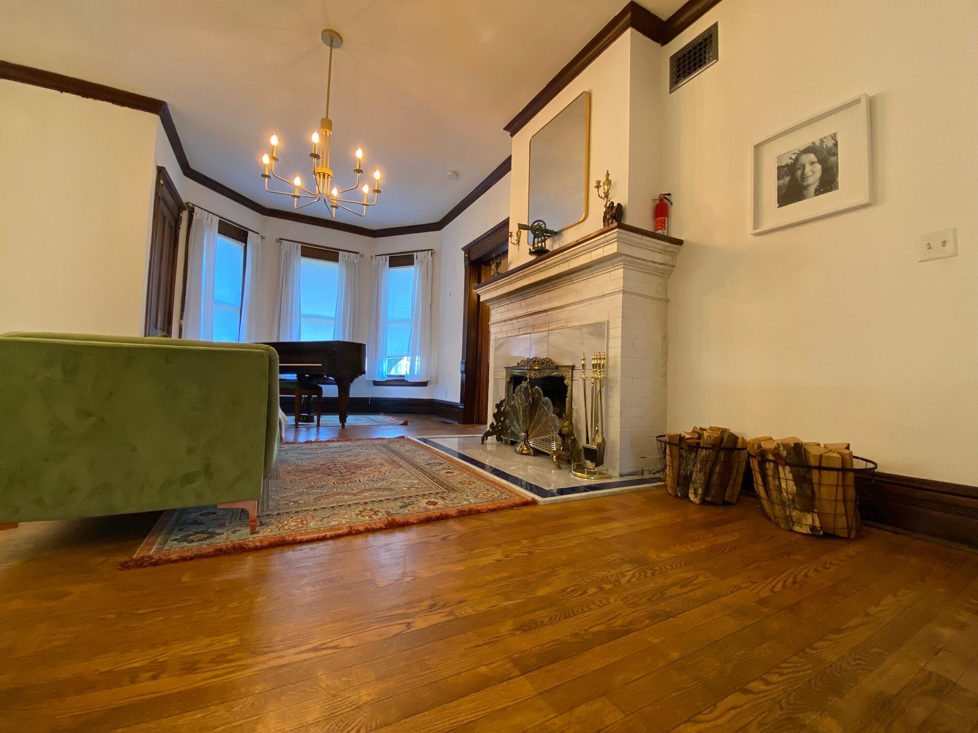 La Crosse, Wisconsin, 54601, United States, 6 Bedrooms Bedrooms, ,5 BathroomsBathrooms,Residential,For Sale,2018389