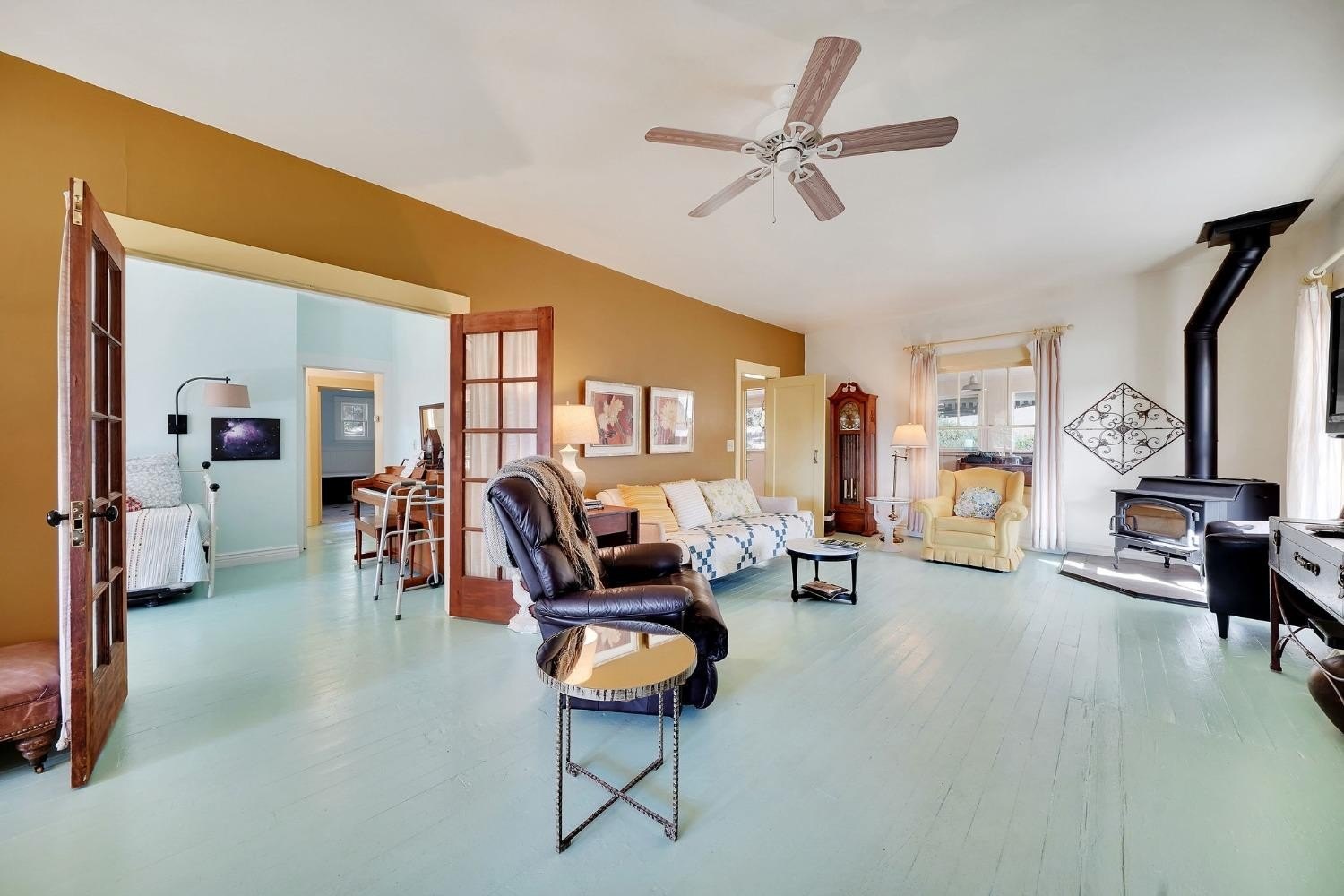 Mokelumne Hill, California, 95245, United States, 5 Bedrooms Bedrooms, ,3 BathroomsBathrooms,Residential,For Sale,1914362