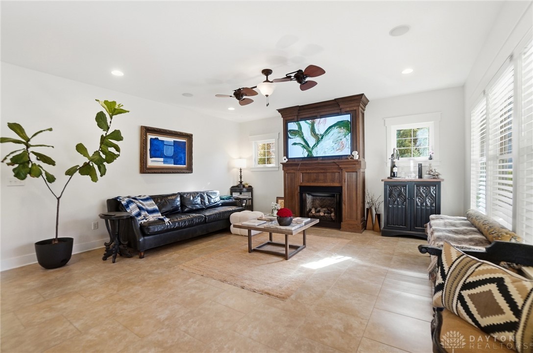 Oakwood, Ohio, 45409, United States, 3 Bedrooms Bedrooms, ,3 BathroomsBathrooms,Residential,For Sale,1991510