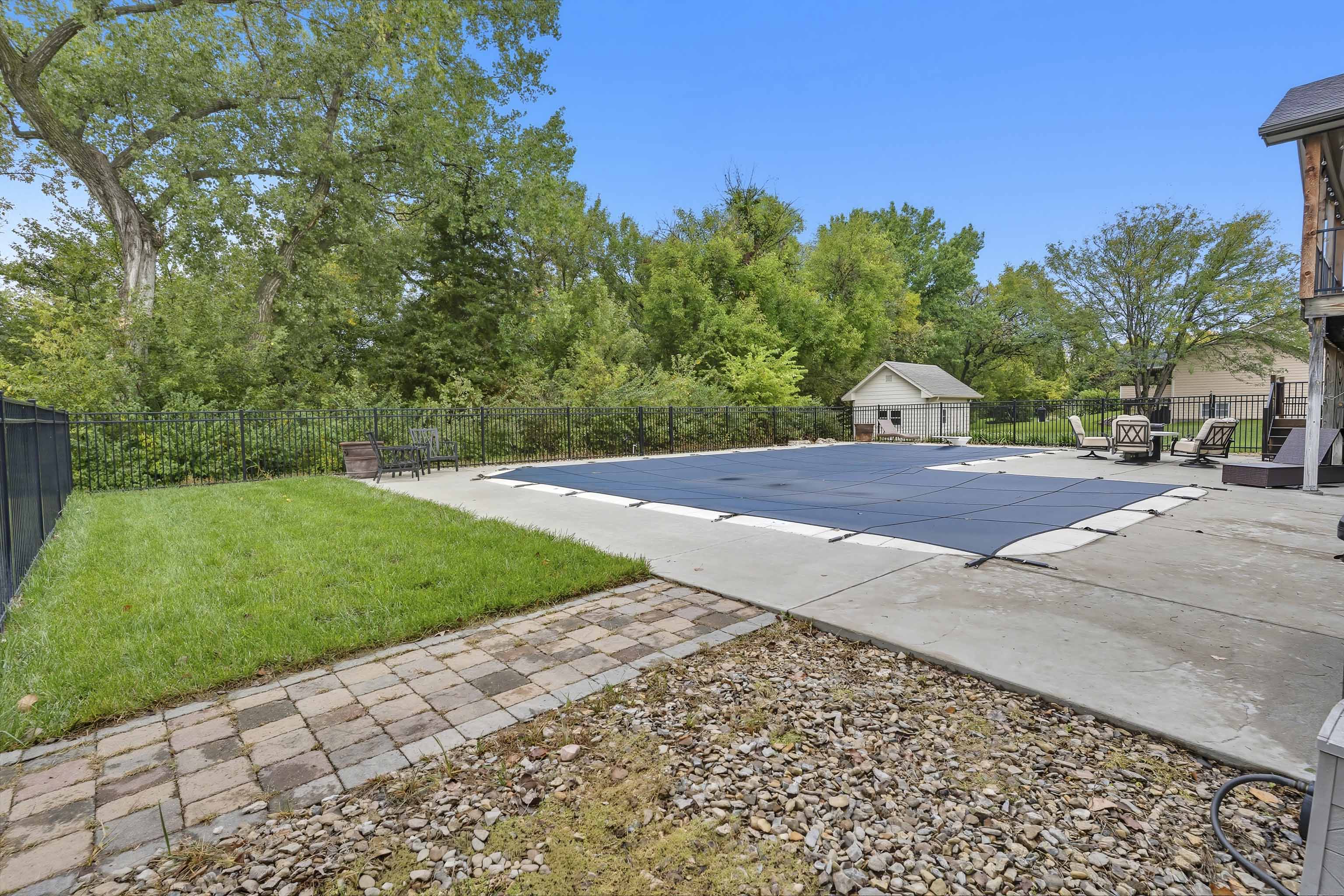 Manhattan, Kansas, 66502, United States, 5 Bedrooms Bedrooms, ,3 BathroomsBathrooms,Residential,For Sale,1960988