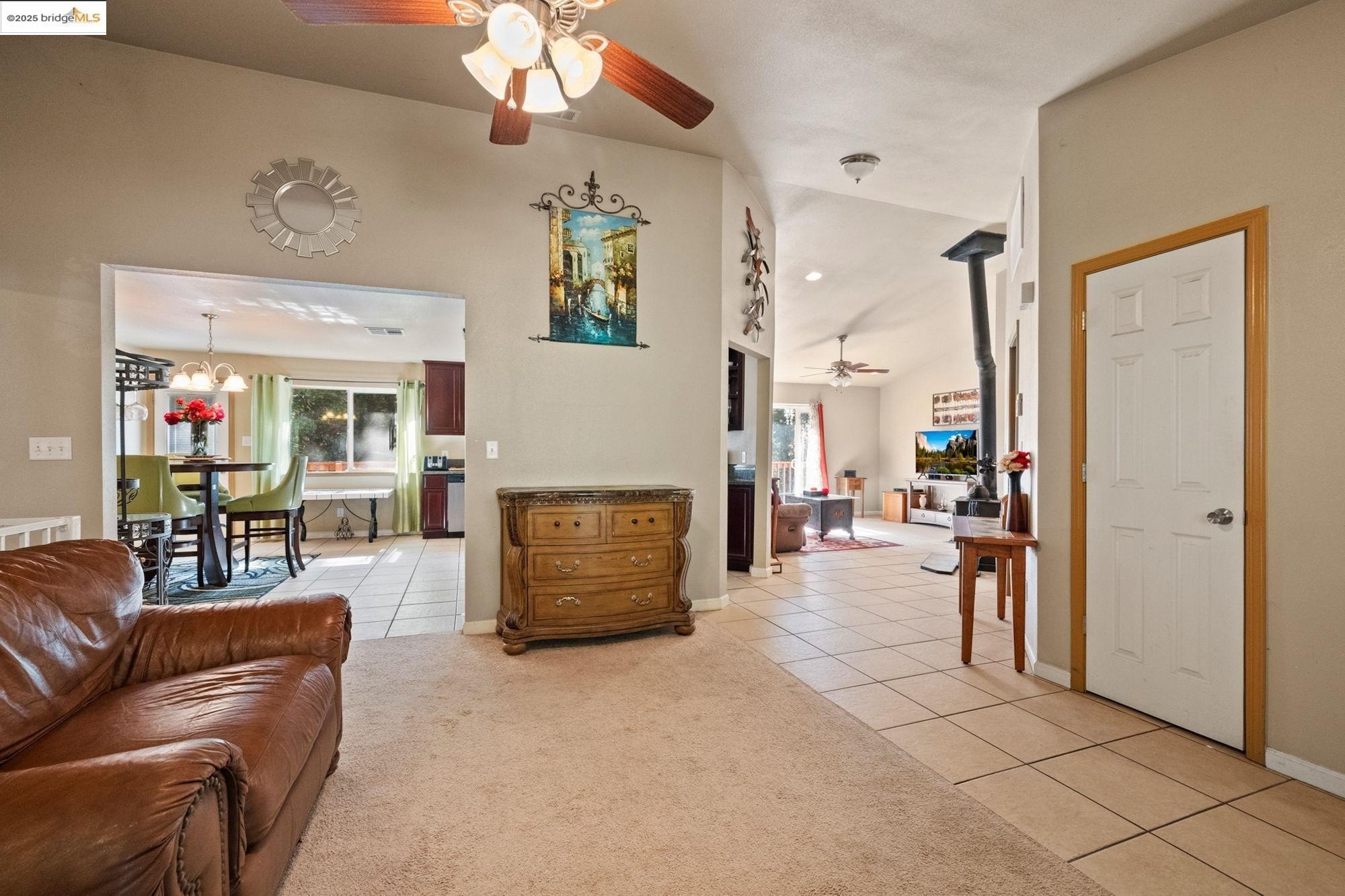 Sonora, California, 95370, United States, 5 Bedrooms Bedrooms, ,3 BathroomsBathrooms,Residential,For Sale,1979113