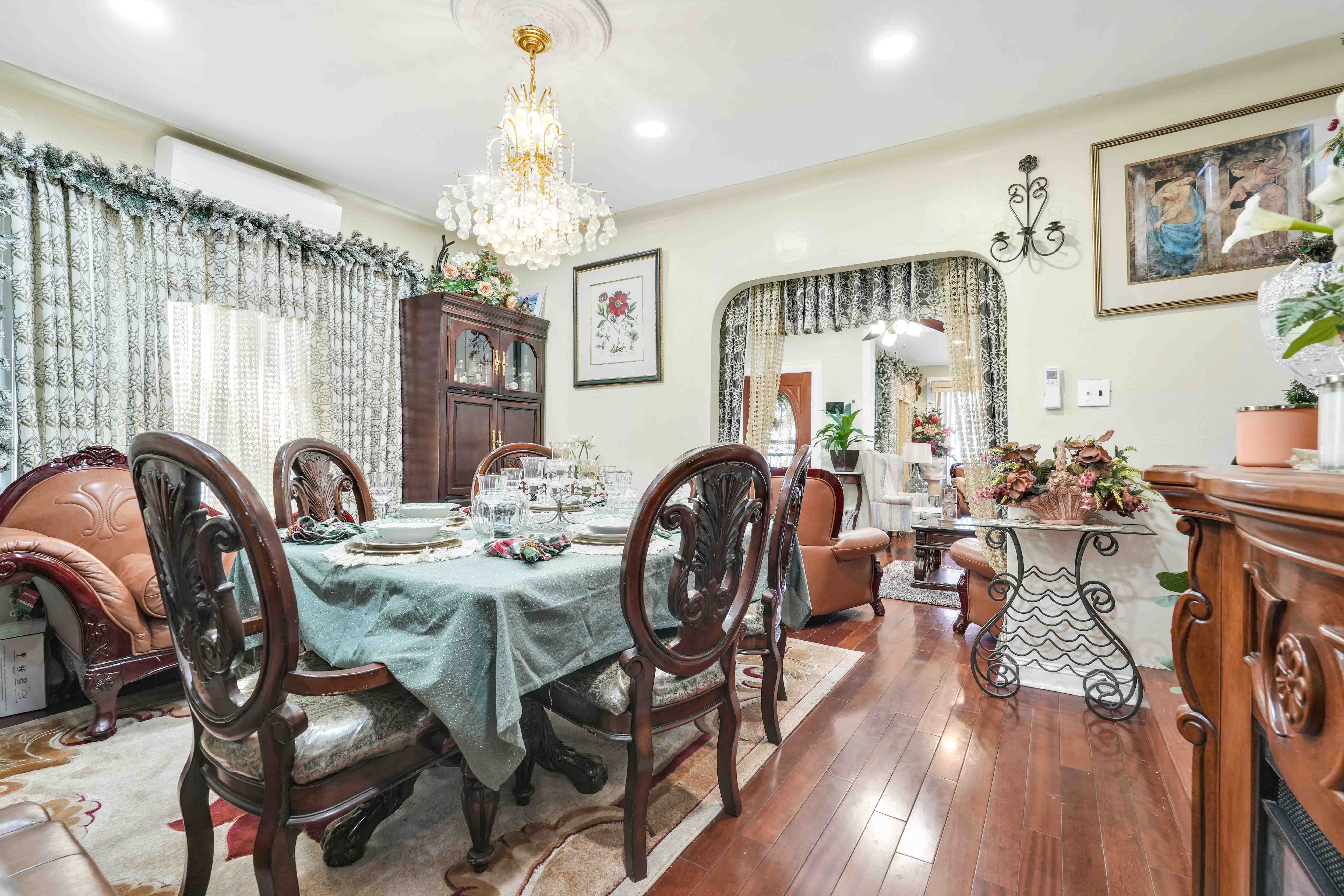 Queens Village, New York, 11429, United States, 4 Bedrooms Bedrooms, ,3 BathroomsBathrooms,Residential,For Sale,2048464