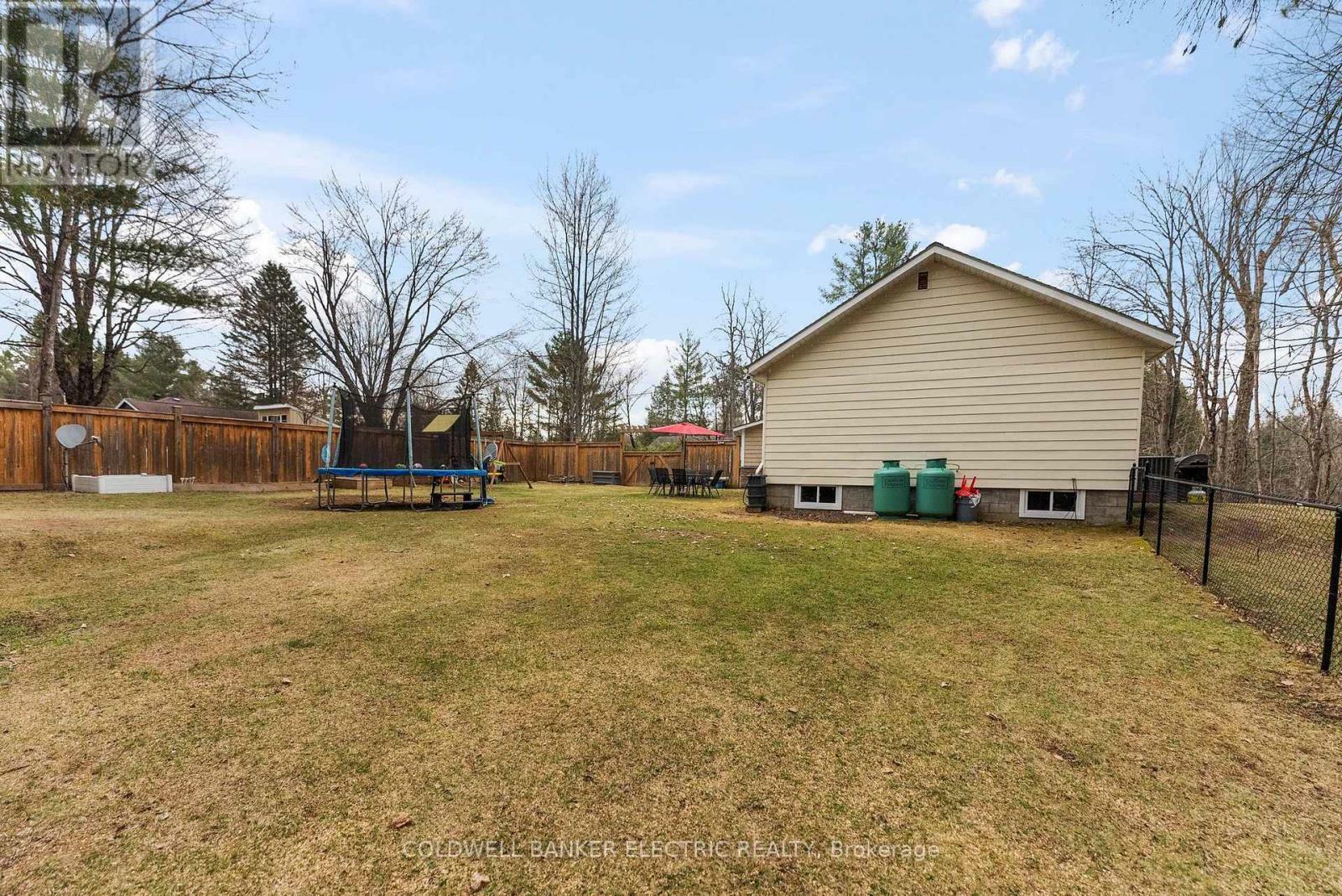 NORTH KAWARTHA, Ontario, K0L 1A0, CA, 3 Bedrooms Bedrooms, ,1 BathroomBathrooms,Residential,For Sale,1882801