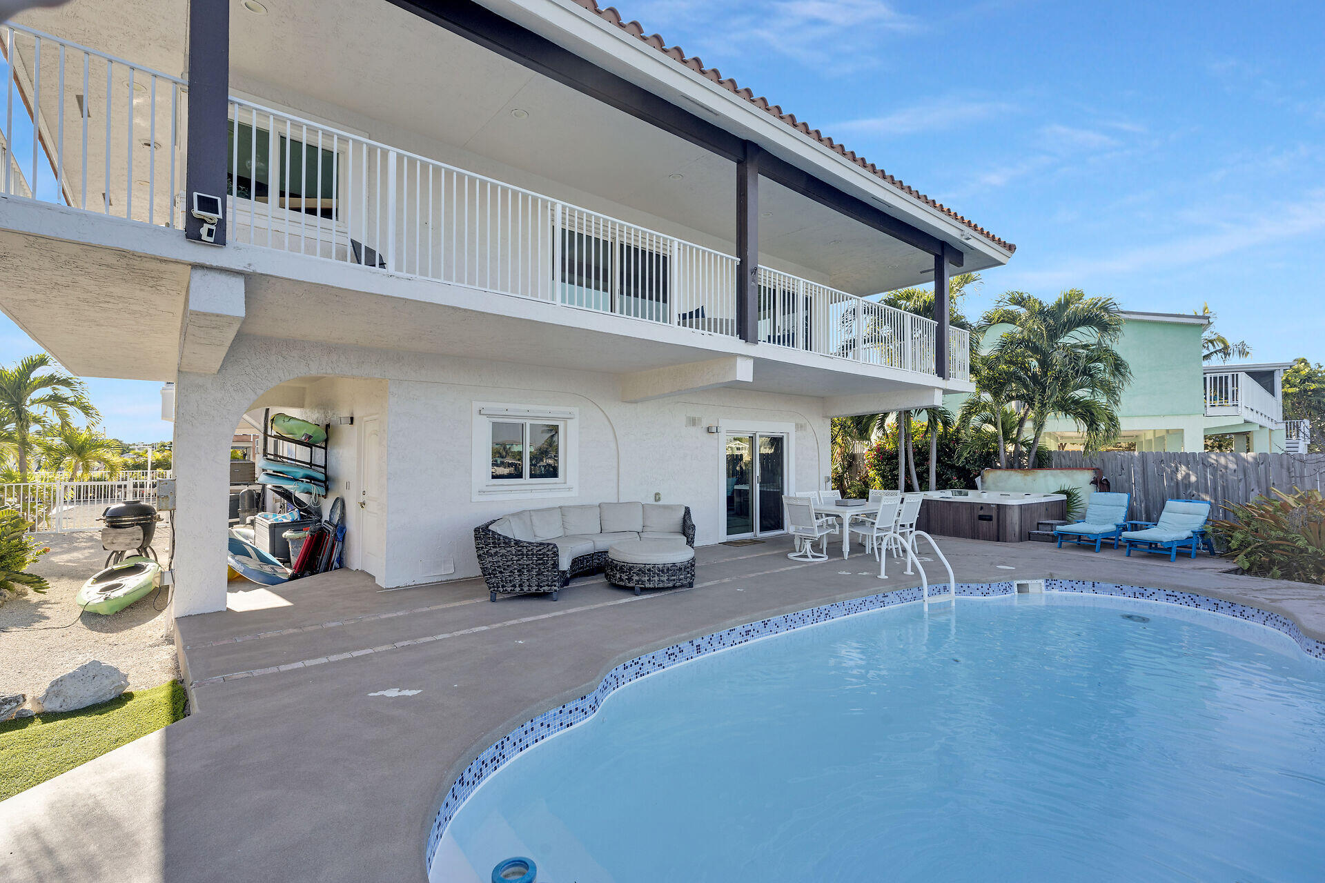 MARATHON, Florida, 33050, United States, 4 Bedrooms Bedrooms, ,3 BathroomsBathrooms,Residential,For Sale,1996240