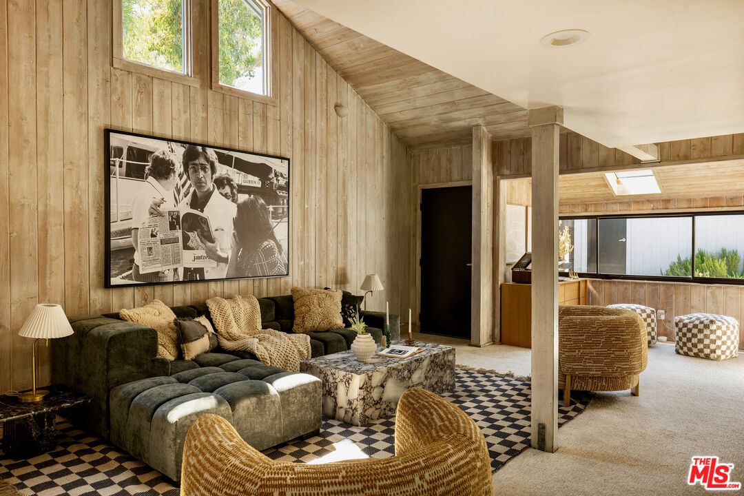 Malibu, California, 90265, United States, 5 Bedrooms Bedrooms, ,5 BathroomsBathrooms,Residential,For Sale,1918690