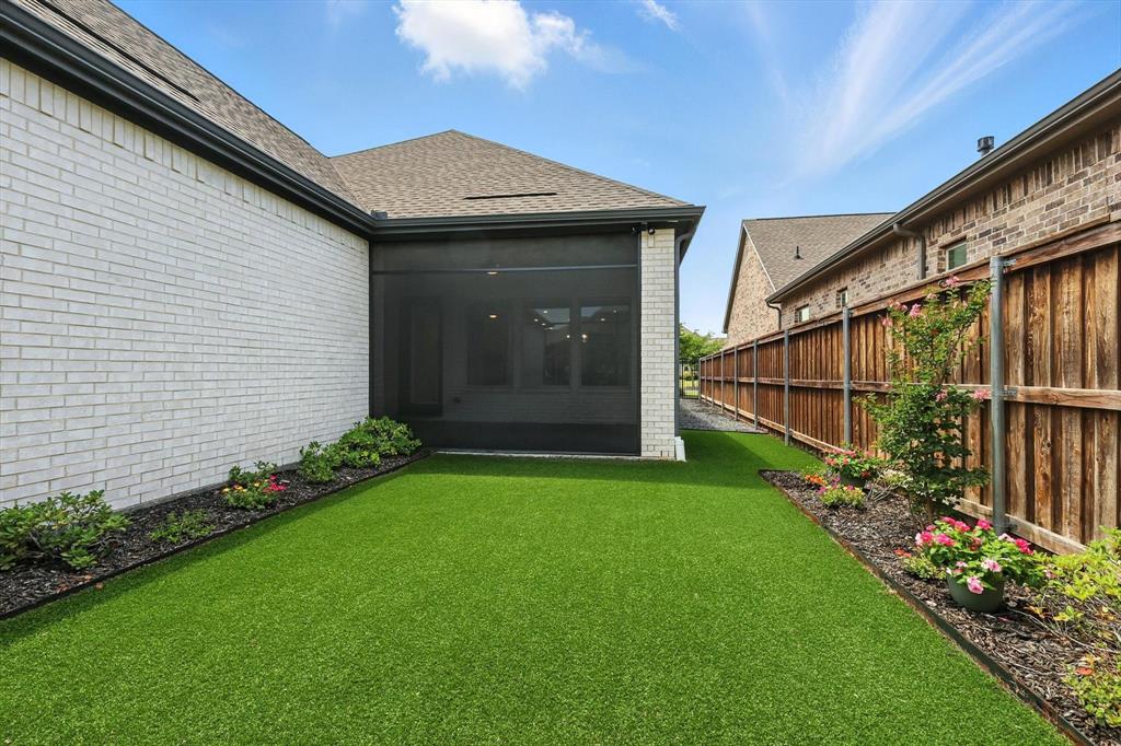 Arlington, Texas, 76005, United States, 2 Bedrooms Bedrooms, ,2 BathroomsBathrooms,Residential,For Sale,1899955
