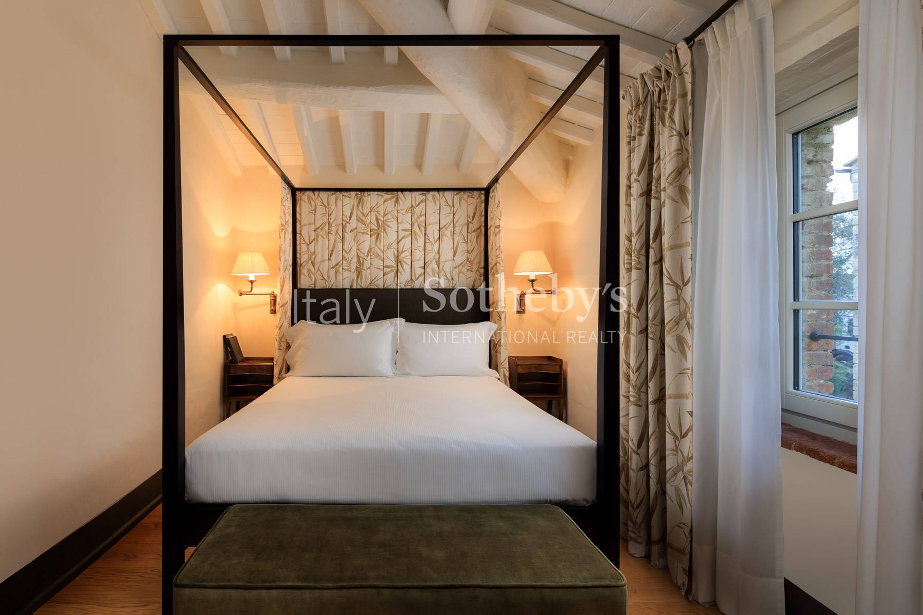  A prestigious wine estate with villa, pool and church - 物件實景