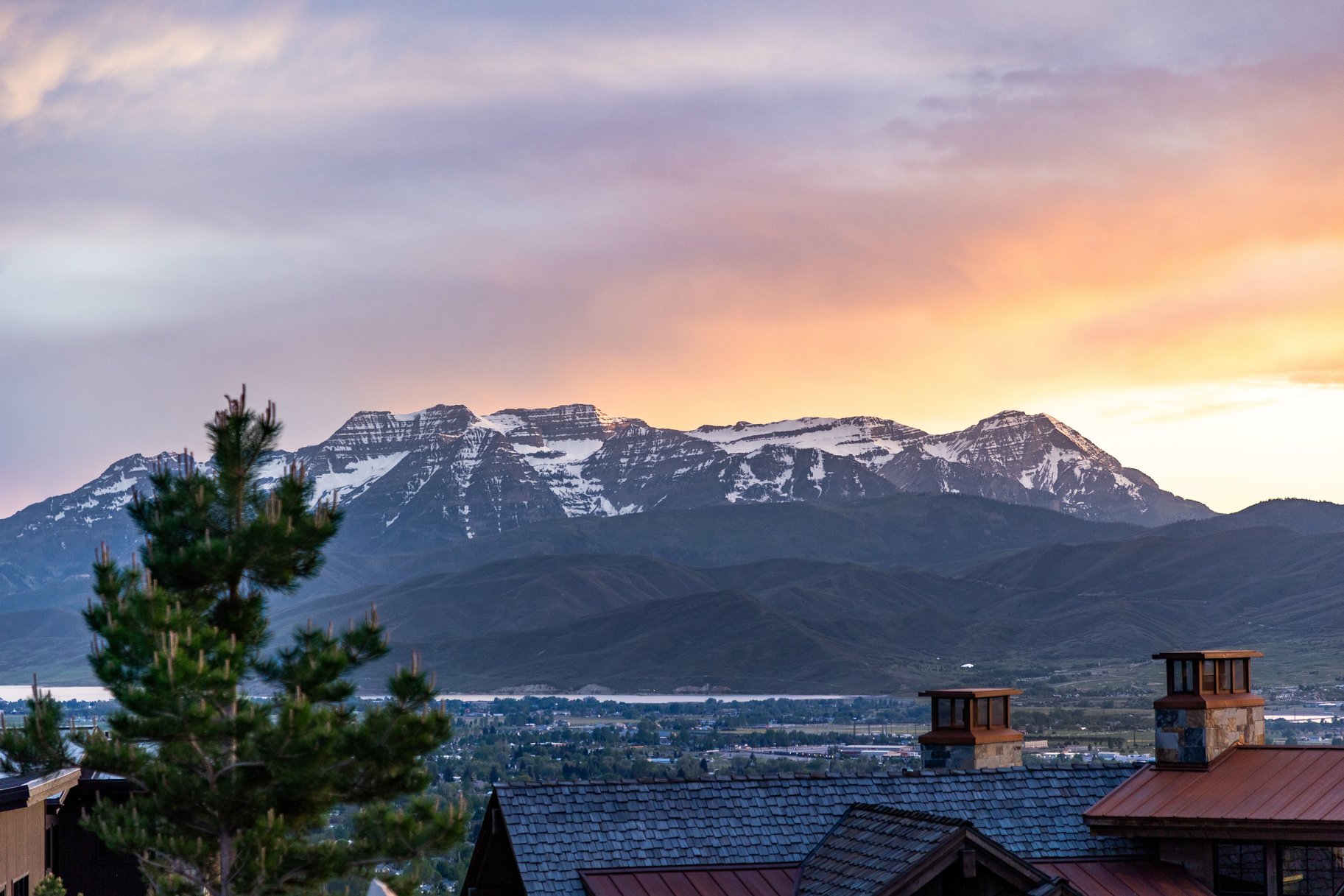  New Mountain Contemporary Home on Rare Double Lot with Timp Views - 物件實景