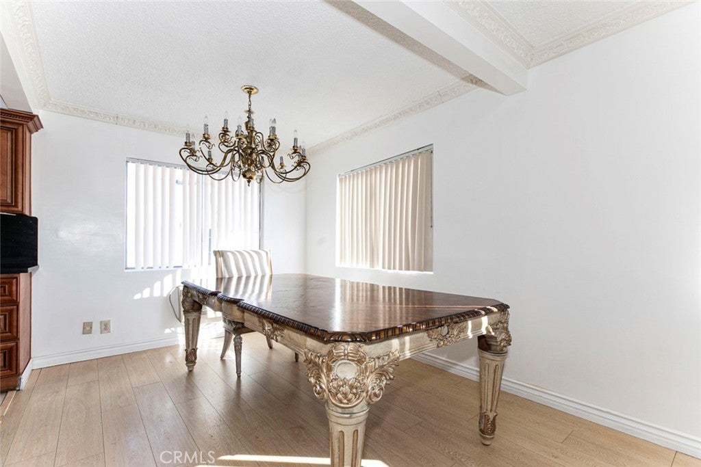 Los Angeles, California, 90027, United States, 2 Bedrooms Bedrooms, ,2 BathroomsBathrooms,Residential,For Sale,1939885