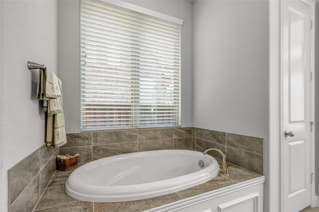 Prosper, Texas, 75078, United States, 4 Bedrooms Bedrooms, ,3 BathroomsBathrooms,Residential,For Sale,1986475