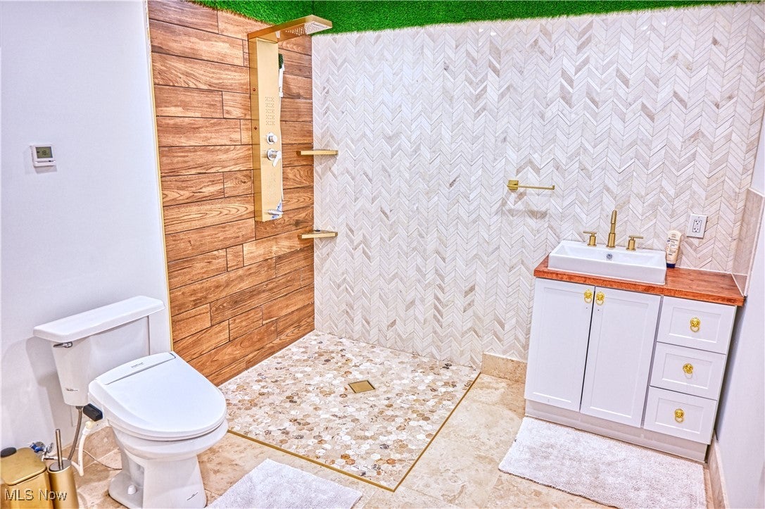 Medina, Ohio, 44256, United States, 5 Bedrooms Bedrooms, ,5 BathroomsBathrooms,Residential,For Sale,1976379