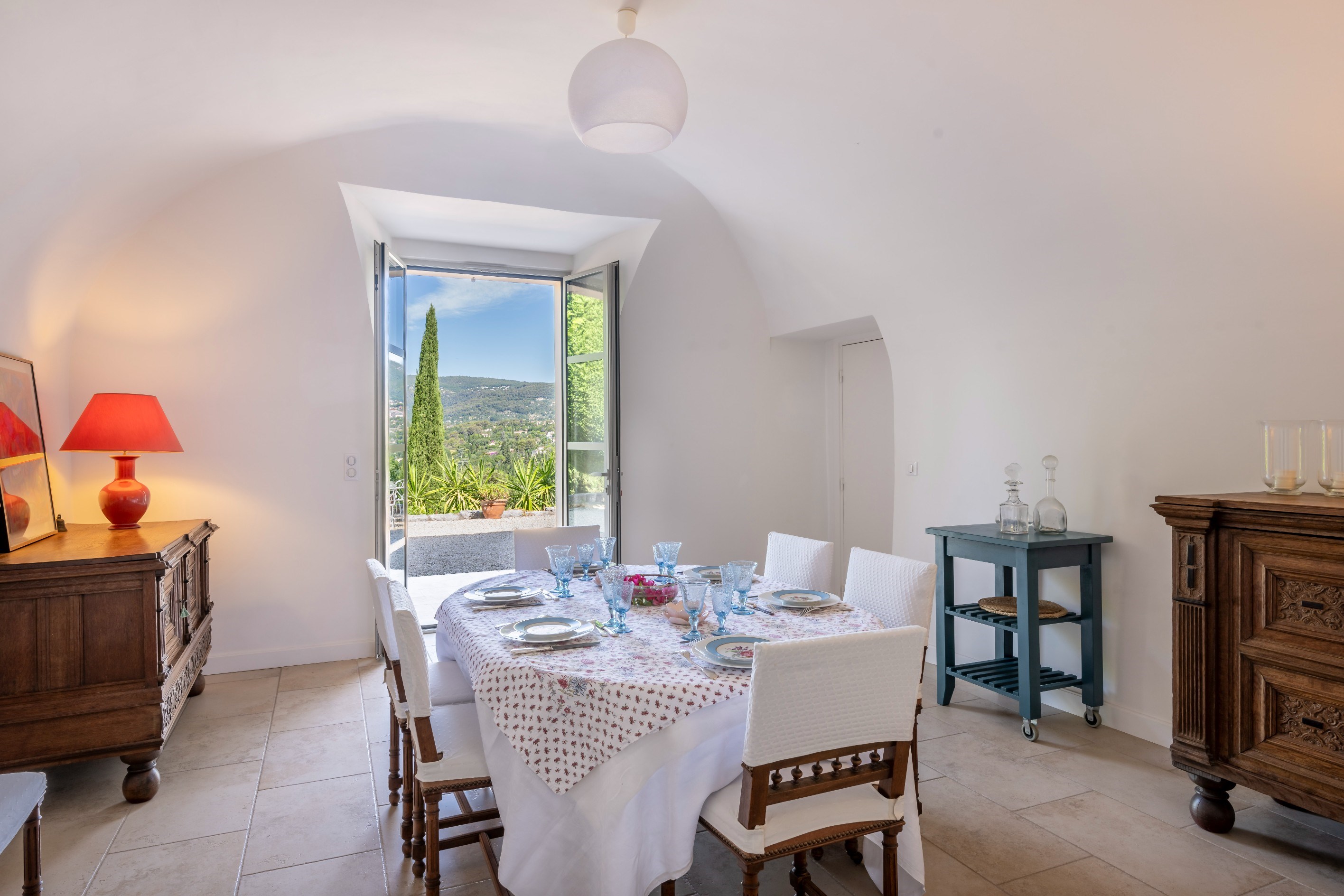  Renovated bastide with annex and swimming pool, 2 hectares in Grasse - 物件實景