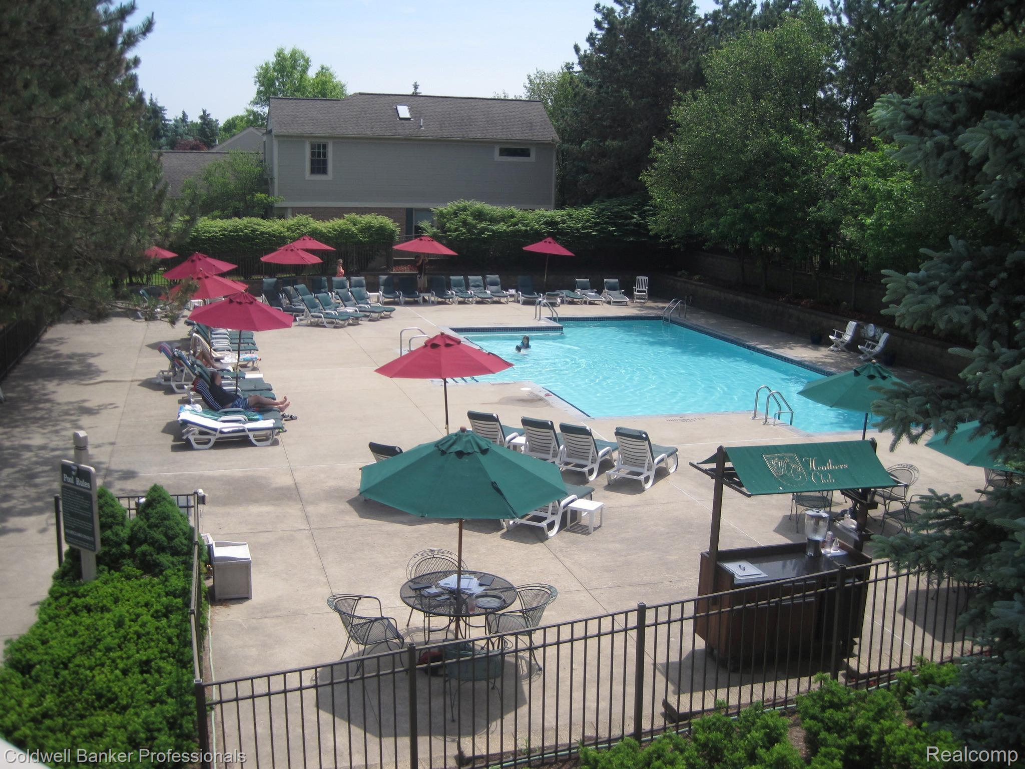 BloomfieldHills, Michigan, 48304, United States, 2 Bedrooms Bedrooms, ,4 BathroomsBathrooms,Residential,For Sale,1896256