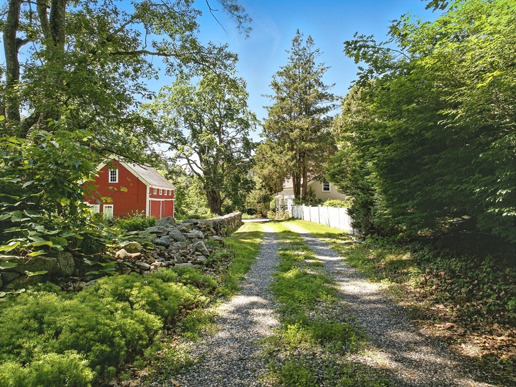 Bolton, Massachusetts, 01740, United States, 4 Bedrooms Bedrooms, ,4 BathroomsBathrooms,Residential,For Sale,1866522