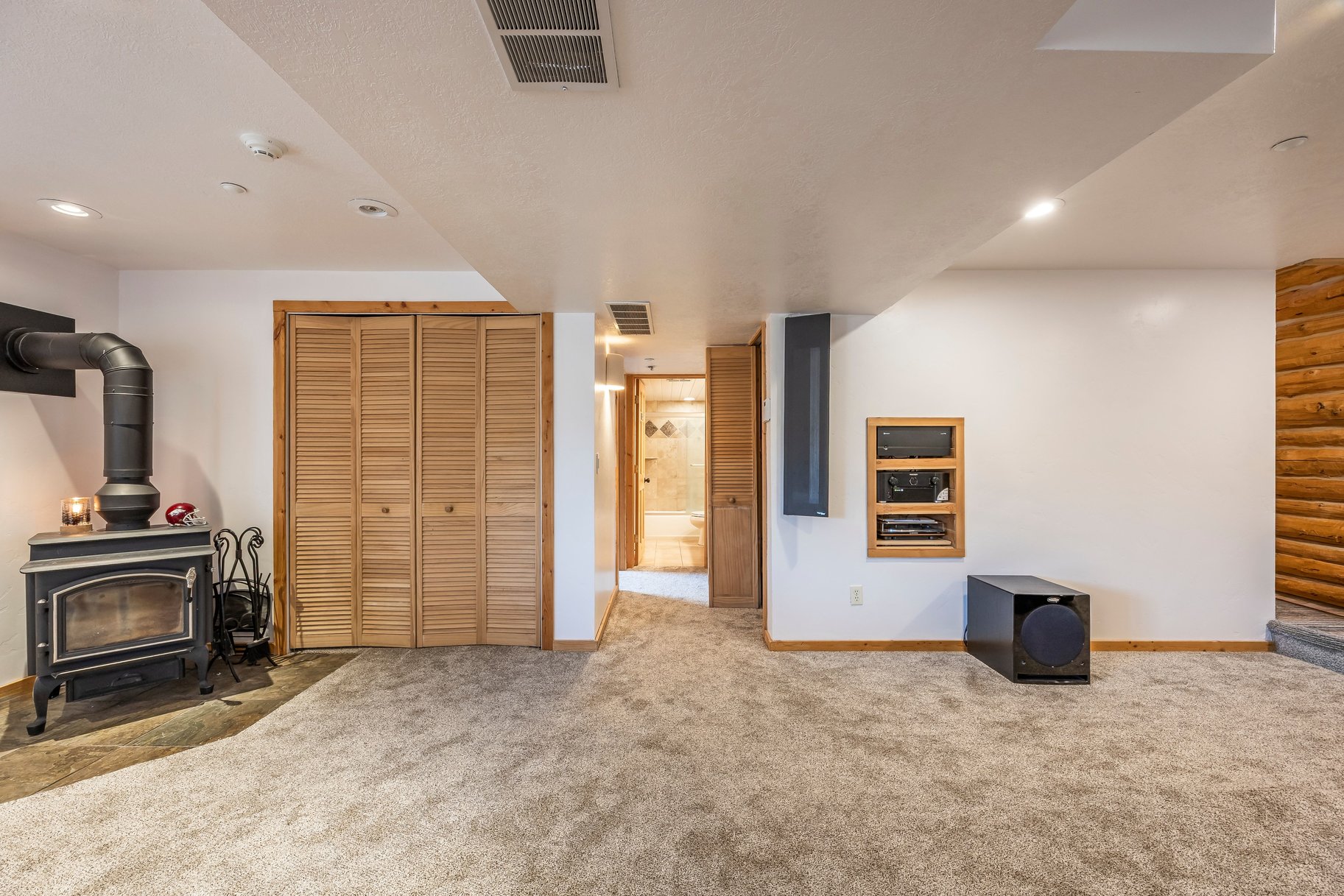  Modernized Timberlakes Cabin Home - 物件實景