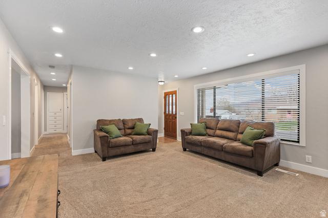 Bountiful, Utah, 84010, United States, 3 Bedrooms Bedrooms, ,3 BathroomsBathrooms,Residential,For Sale,1996735