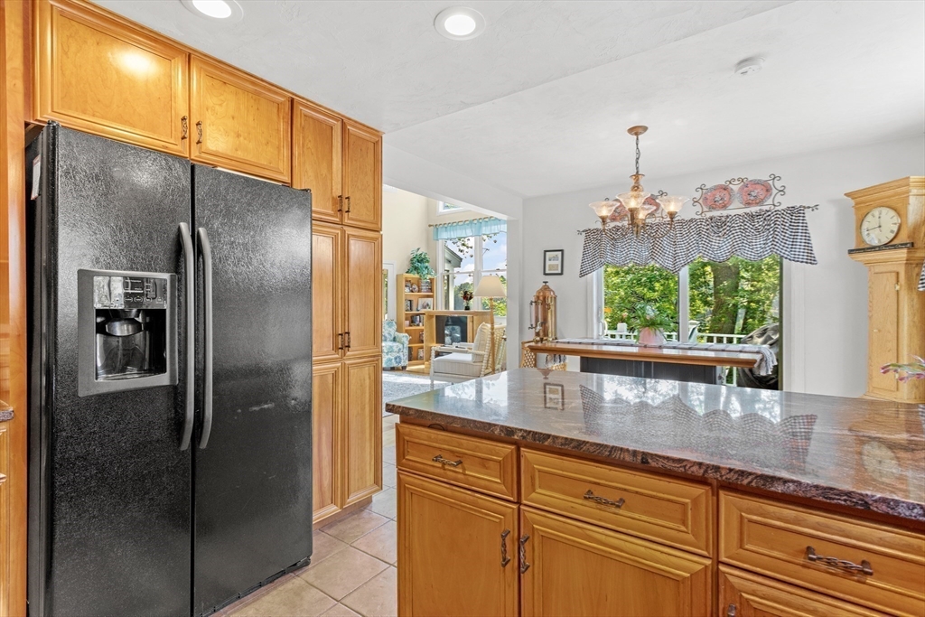 Methuen, Massachusetts, 01844, United States, 3 Bedrooms Bedrooms, ,2 BathroomsBathrooms,Residential,For Sale,1981346