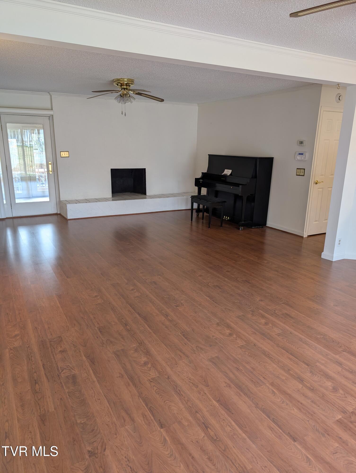 Johnson City, Tennessee, 37604, United States, 4 Bedrooms Bedrooms, ,3 BathroomsBathrooms,Residential,For Sale,1978550