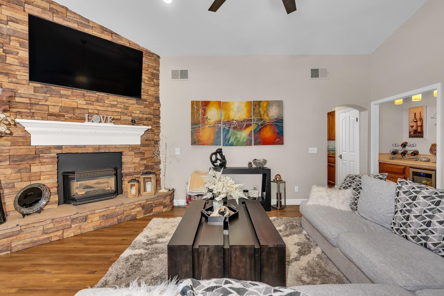 Madera, California, 93637, United States, 3 Bedrooms Bedrooms, ,3 BathroomsBathrooms,Residential,For Sale,1984601