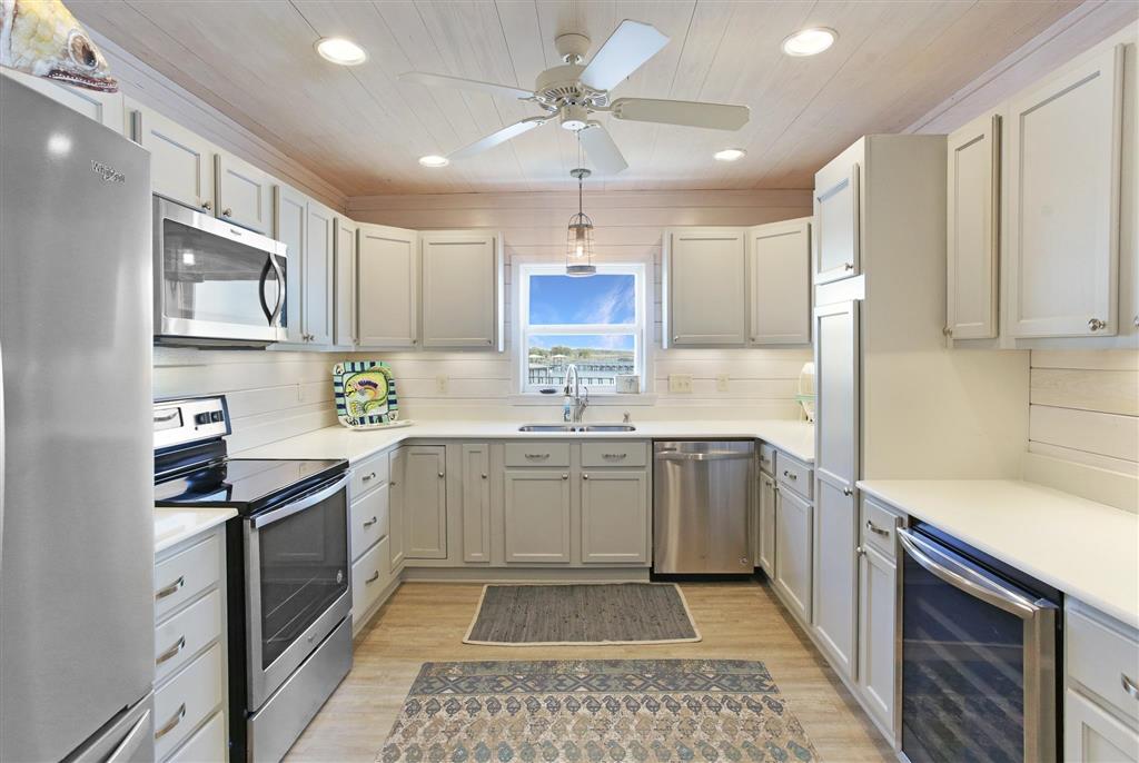 Lake Charles, Louisiana, 70607, United States, 1 Bedroom Bedrooms, ,2 BathroomsBathrooms,Residential,For Sale,2028404