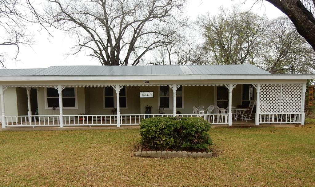 Fredericksburg, Texas, 78624, United States, 3 Bedrooms Bedrooms, ,2 BathroomsBathrooms,Residential,For Sale,1842373