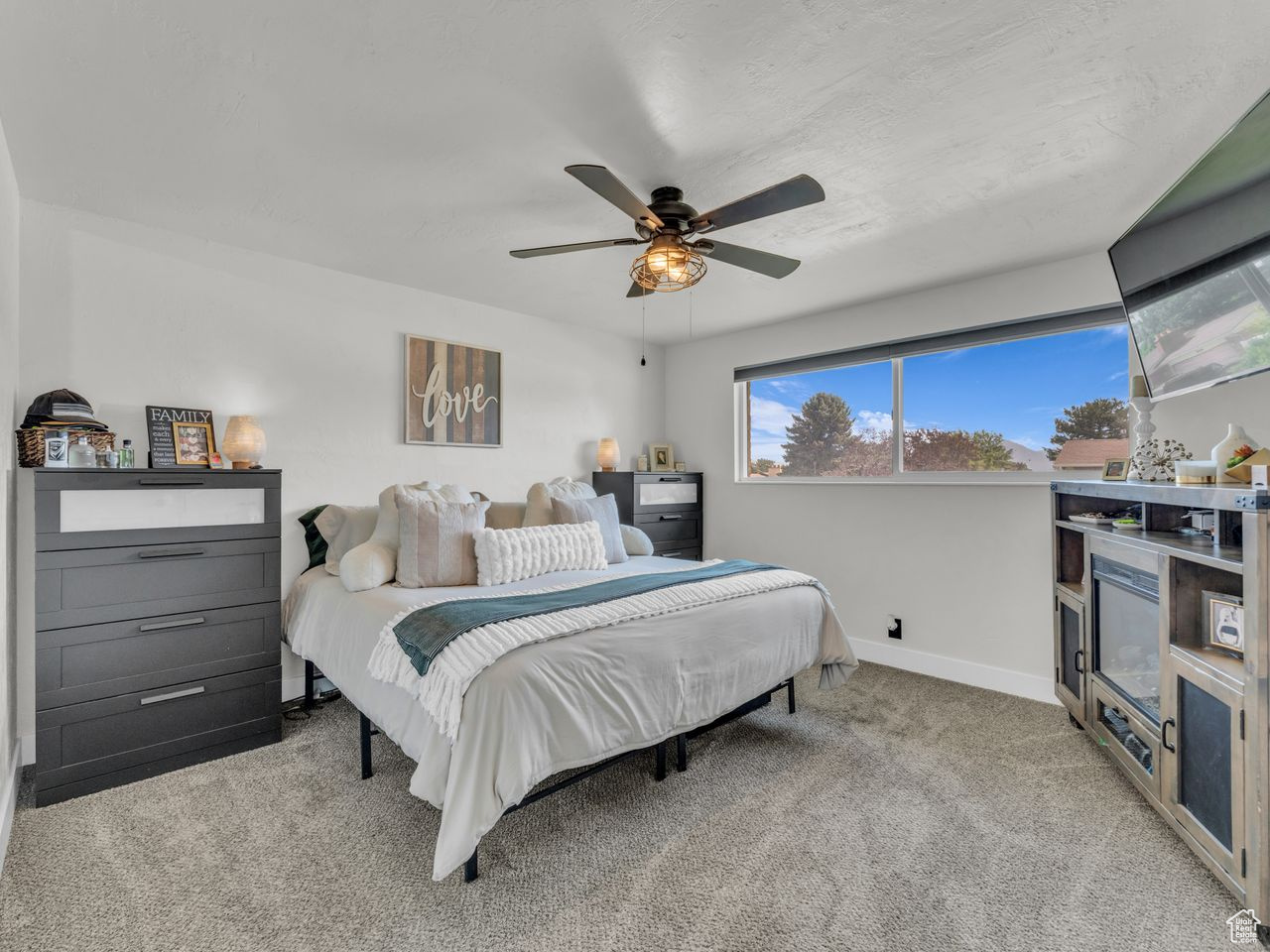 West Valley City, Utah, 84120, United States, 4 Bedrooms Bedrooms, ,2 BathroomsBathrooms,Residential,For Sale,1875752