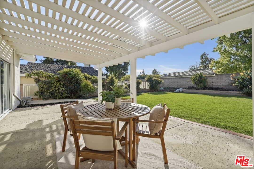 Porter Ranch, California, 91326, United States, 3 Bedrooms Bedrooms, ,2 BathroomsBathrooms,Residential,For Sale,1989253