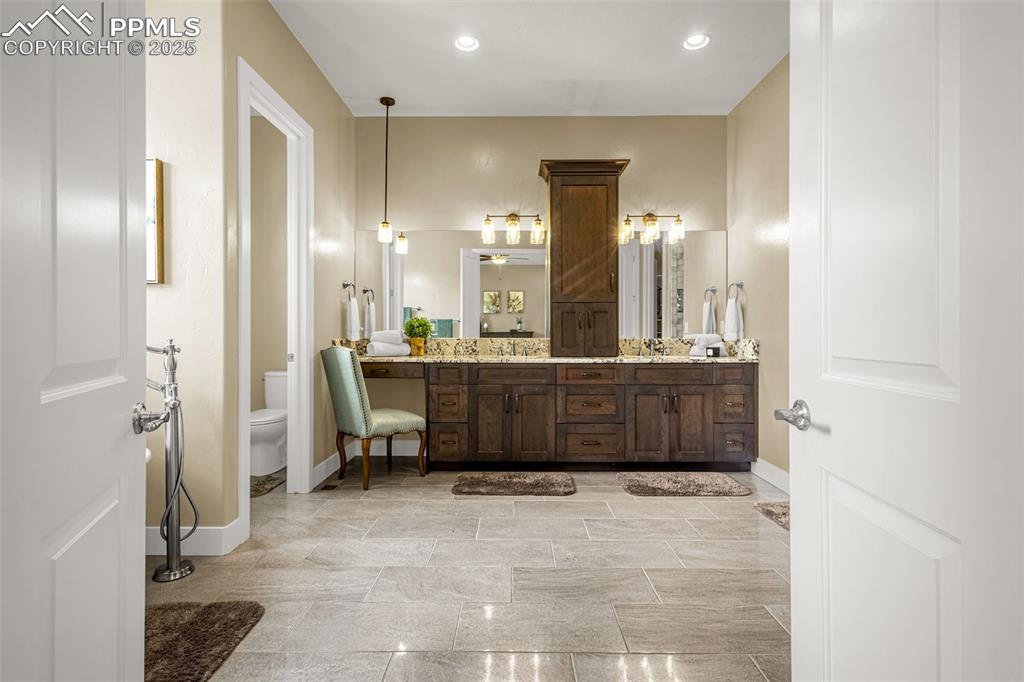 Monument, Colorado, 80132, United States, 5 Bedrooms Bedrooms, ,3 BathroomsBathrooms,Residential,For Sale,1949773