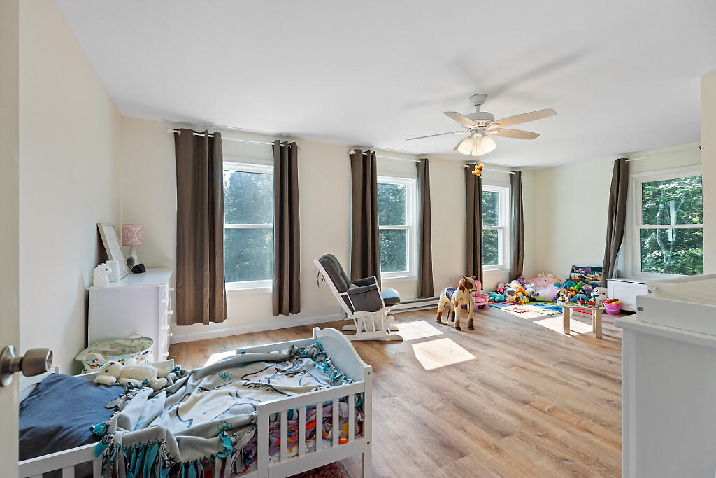 Madison, Maine, 04950, United States, 3 Bedrooms Bedrooms, ,3 BathroomsBathrooms,Residential,For Sale,1898697
