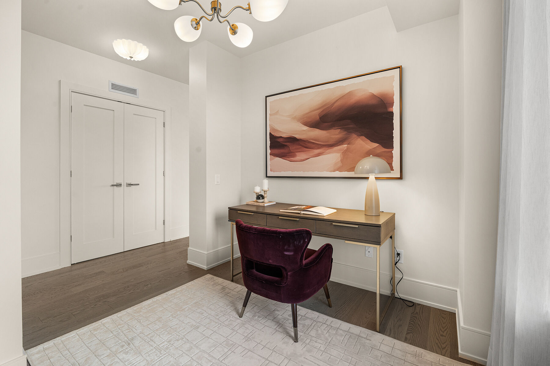  Refined Edenbridge Living - 物件實景