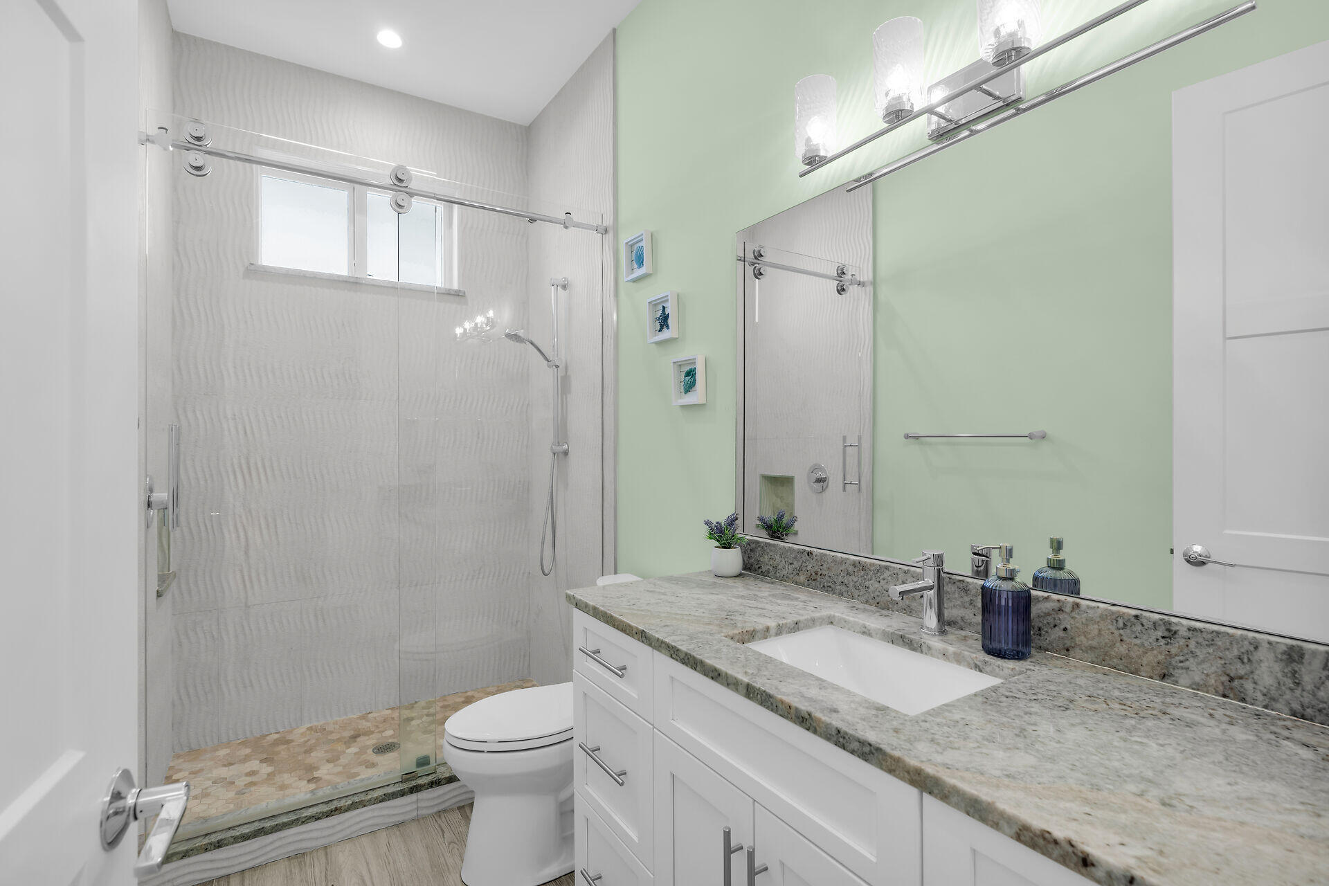 MARATHON, Florida, 33050, United States, 4 Bedrooms Bedrooms, ,4 BathroomsBathrooms,Residential,For Sale,1994527