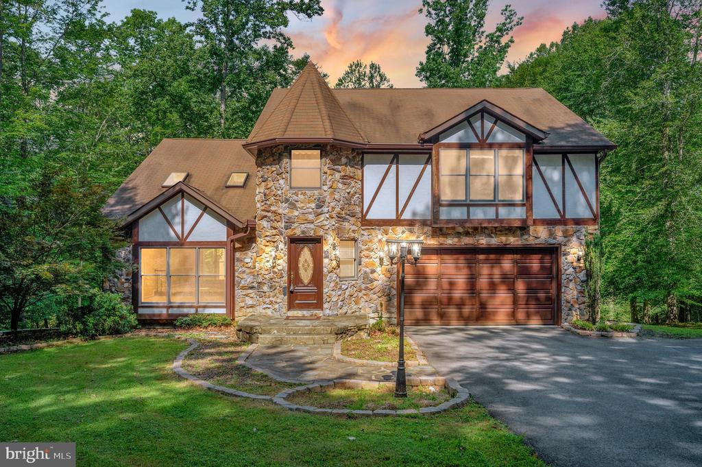 Woodbridge, Virginia, 22192, United States, 3 Bedrooms Bedrooms, ,3 BathroomsBathrooms,Residential,For Sale,1921378