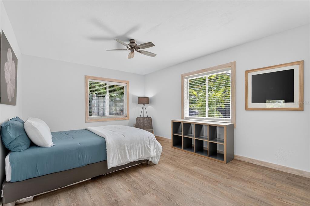 Sarasota, Florida, 34239, United States, 3 Bedrooms Bedrooms, ,2 BathroomsBathrooms,Residential,For Sale,1991192