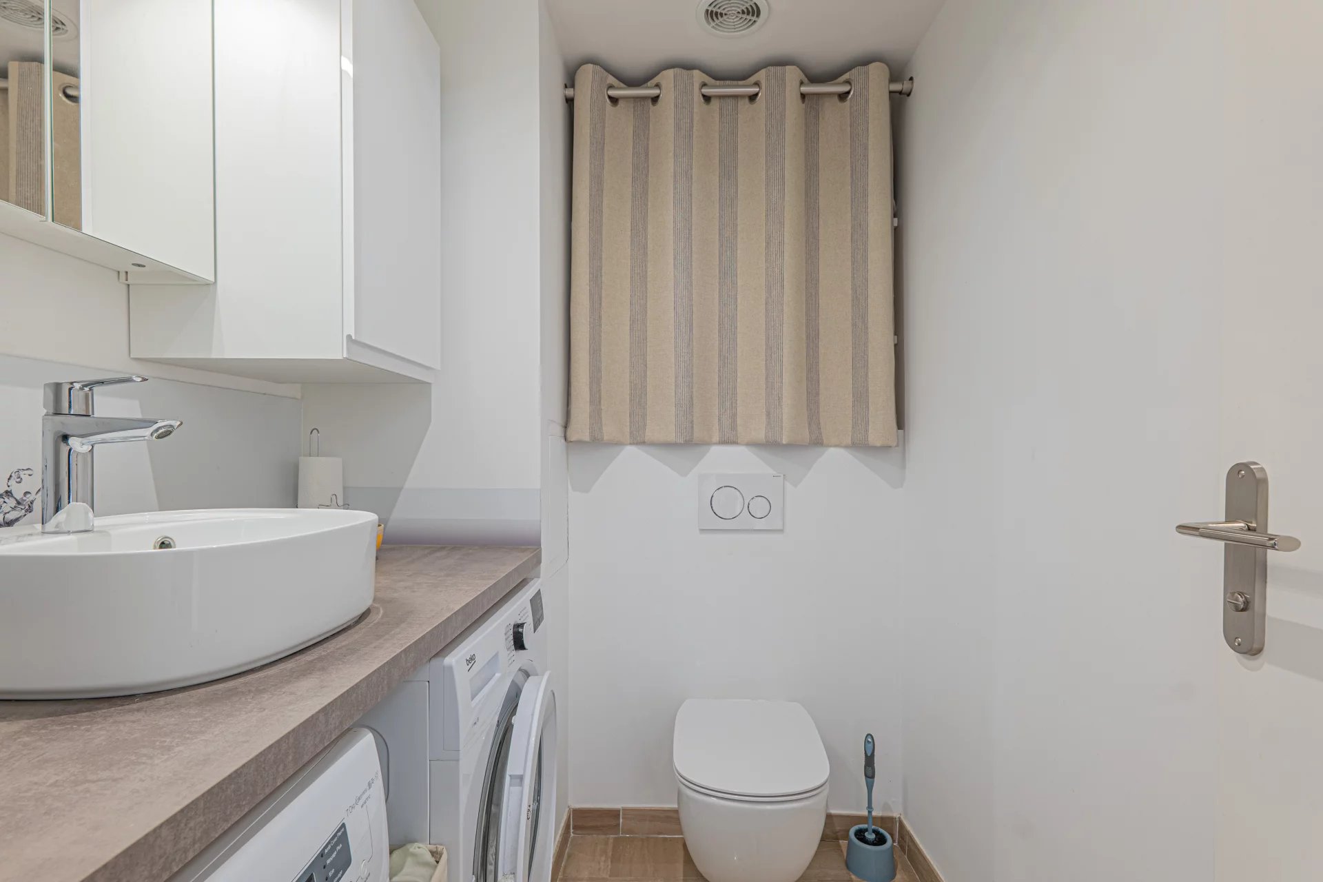 Villeneuve-Loubet, Provence-Alpes-Côte d’Azur, 06270, FR, 2 Bedrooms Bedrooms, ,Residential,For Sale,1996026