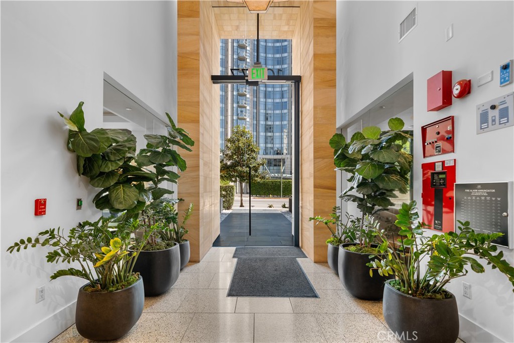 Los Angeles, California, 90024, United States, 2 Bedrooms Bedrooms, ,2 BathroomsBathrooms,Residential,For Sale,1746972