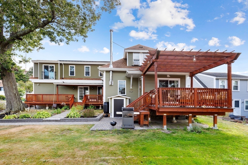 Malden, Massachusetts, 02148, United States, 5 Bedrooms Bedrooms, ,5 BathroomsBathrooms,Residential,For Sale,1984195