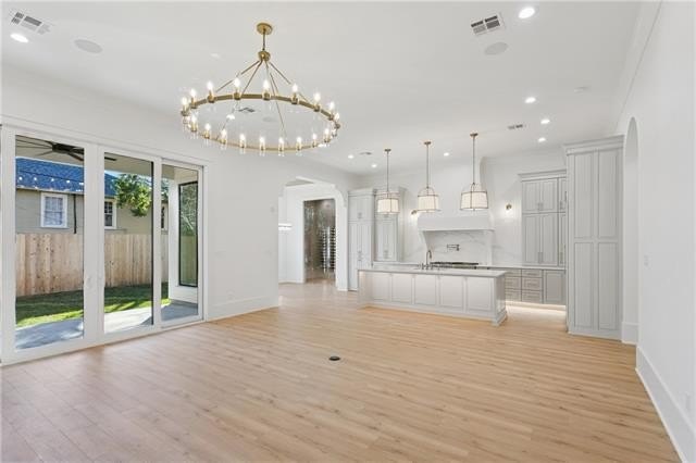 Metairie, Louisiana, 70005, United States, 6 Bedrooms Bedrooms, ,5 BathroomsBathrooms,Residential,For Sale,2010841