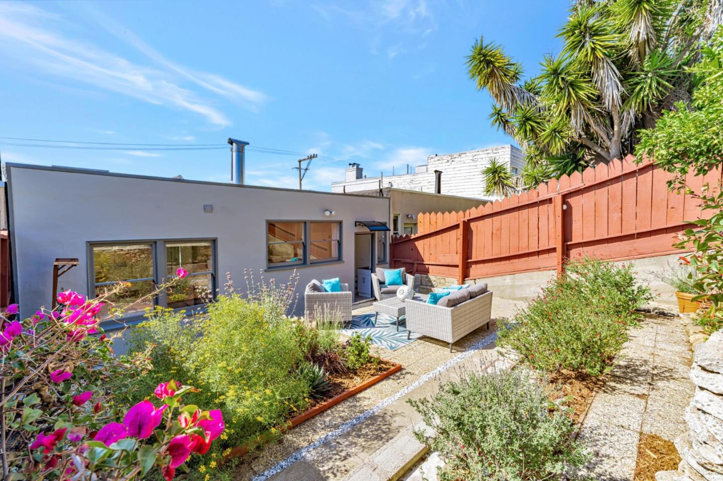 San Francisco, California, 94134, United States, 2 Bedrooms Bedrooms, ,1 BathroomBathrooms,Residential,For Sale,1926351
