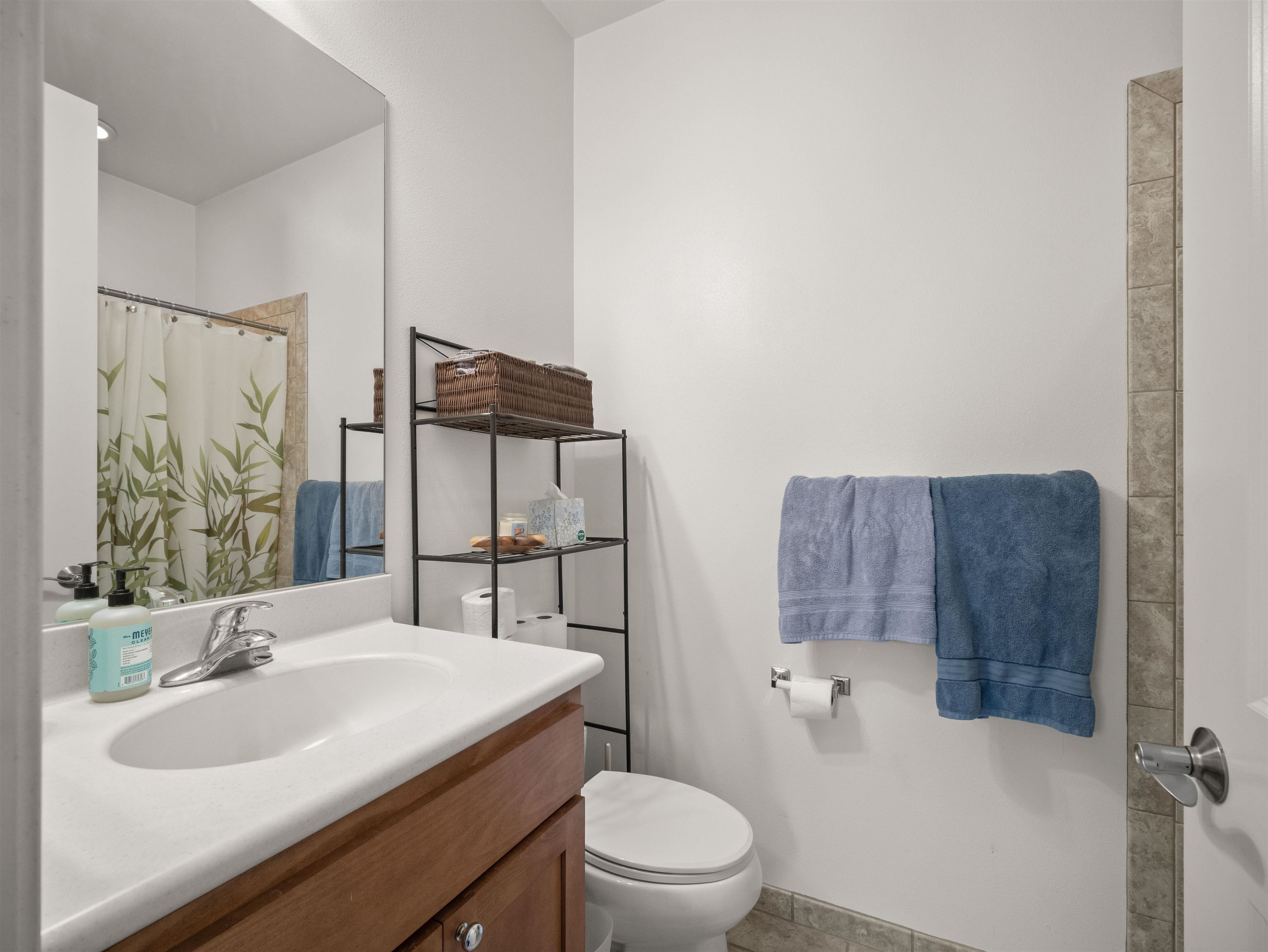 Kahului, Hawaii, 96732, United States, 5 Bedrooms Bedrooms, ,4 BathroomsBathrooms,Residential,For Sale,1999655