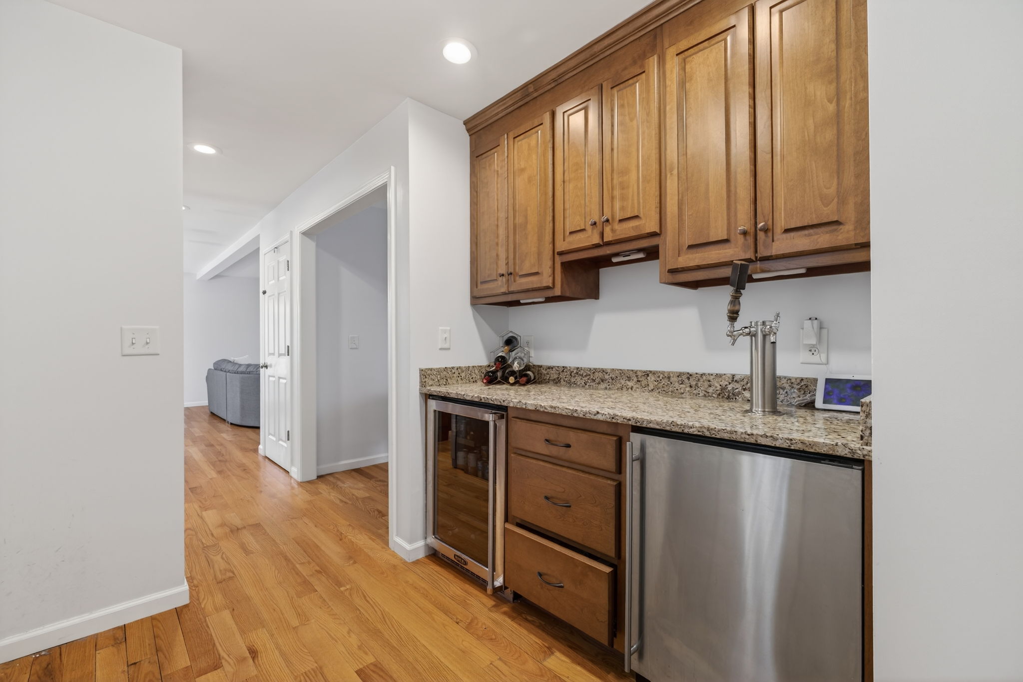  Stylish Cape  Home Offers a Charming Open Concept - 物件實景