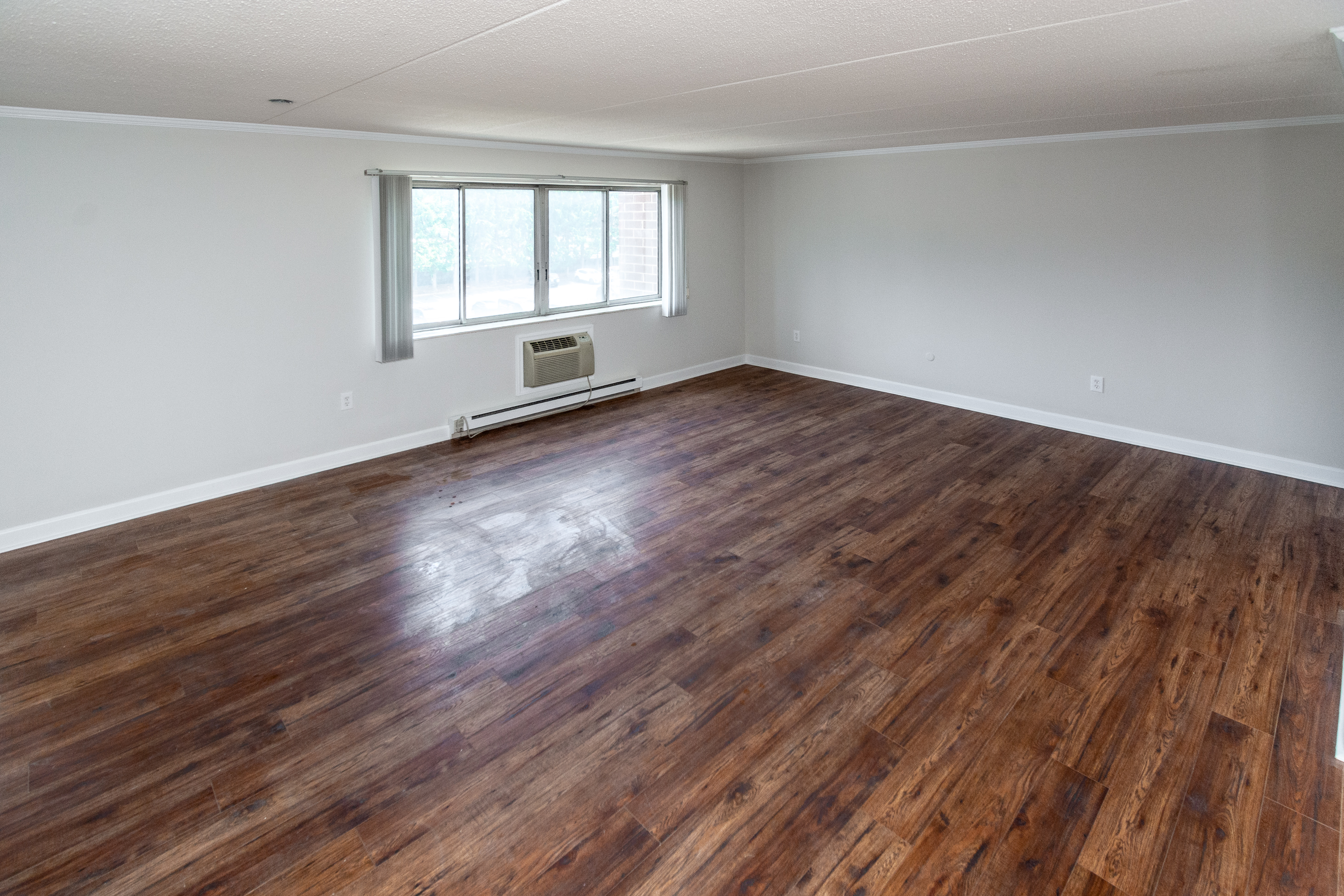 Pristine Apartment with Plentiful Storage and a Pool - 物件實景