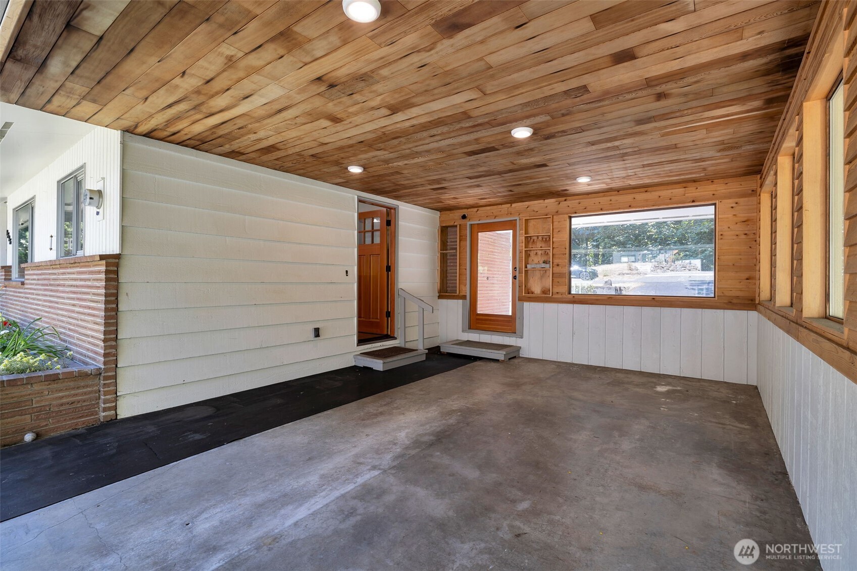 Seattle, Washington, 98125, United States, 4 Bedrooms Bedrooms, ,1 BathroomBathrooms,Residential,For Sale,1977932