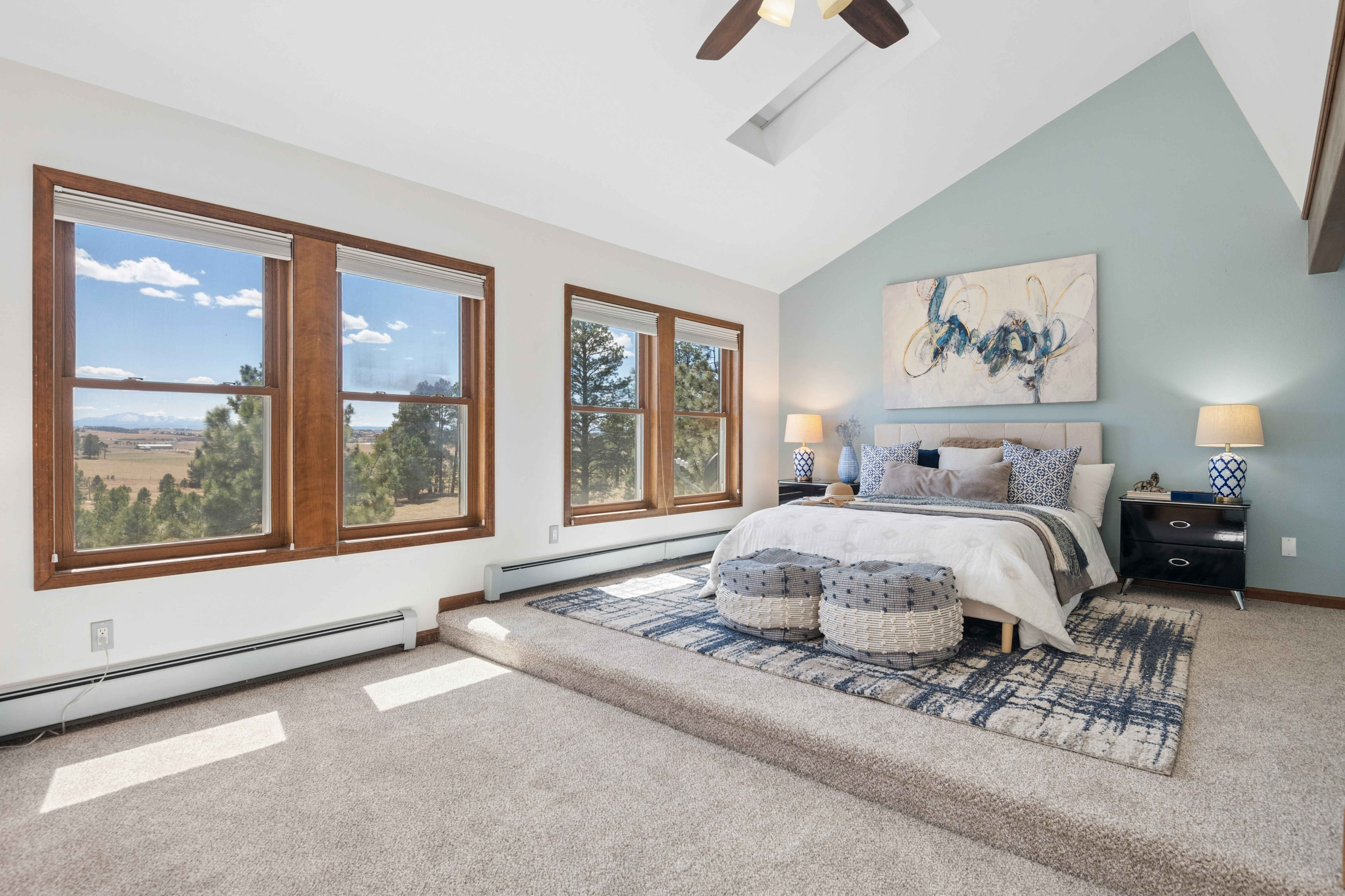  Set behind a gated entry on two and a half wooded acres - 物件實景