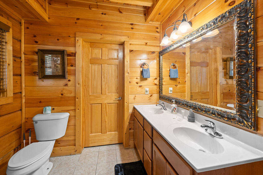 Gatlinburg, Tennessee, 37738, United States, 5 Bedrooms Bedrooms, ,6 BathroomsBathrooms,Residential,For Sale,1981295