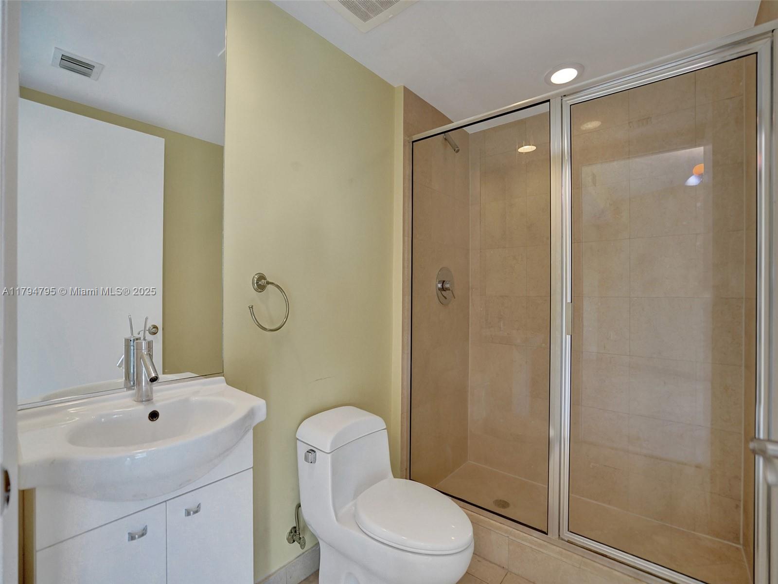 Sunny Isles Beach, Florida, 33160, United States, 2 Bedrooms Bedrooms, ,3 BathroomsBathrooms,Residential,For Sale,1794345