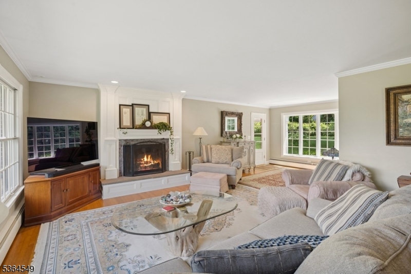 Franklin Twp., New Jersey, 08867, United States, 3 Bedrooms Bedrooms, ,2 BathroomsBathrooms,Residential,For Sale,1926340