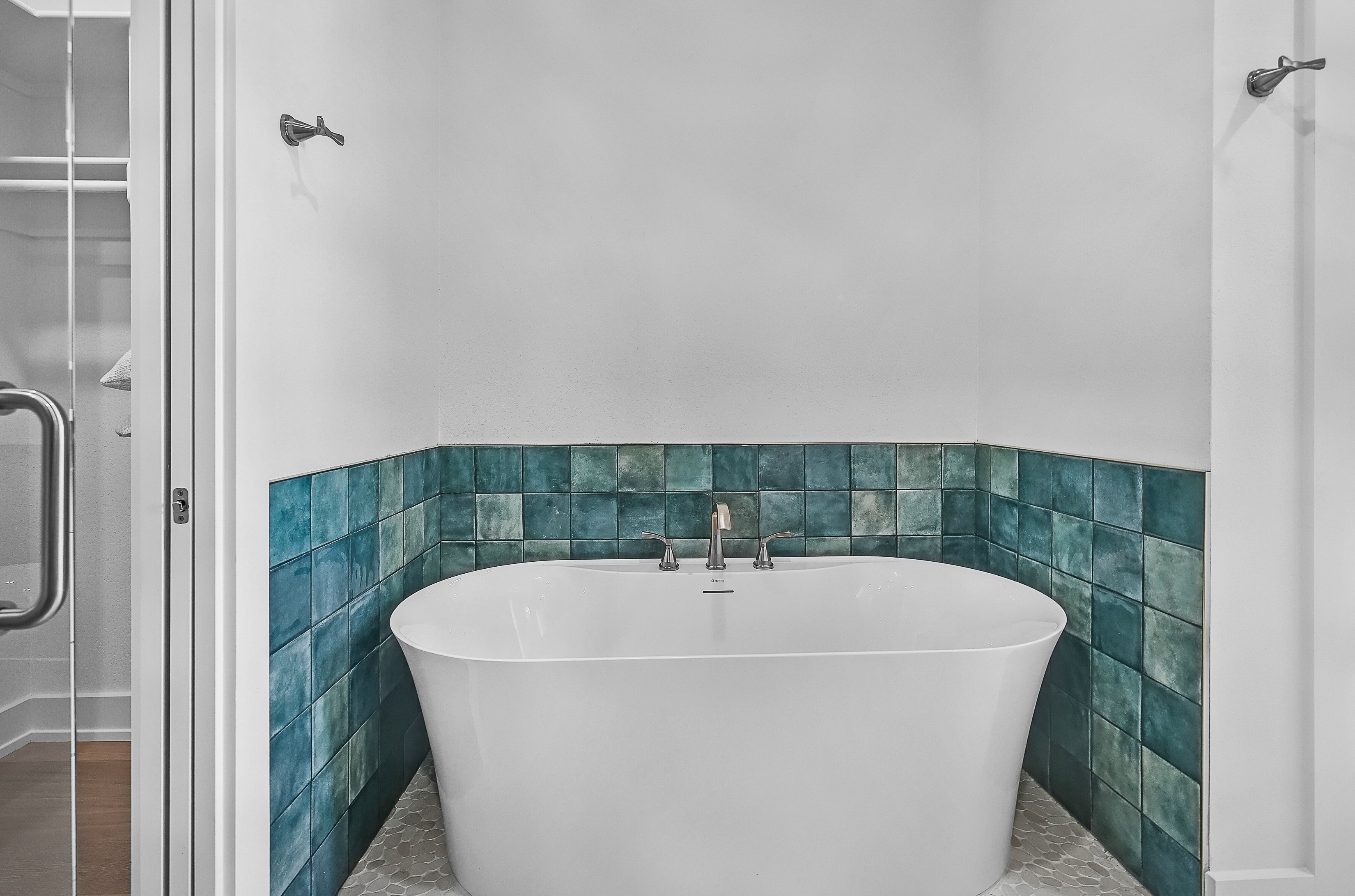  Coastal Elegance Meets Waterfront Living - 物件實景