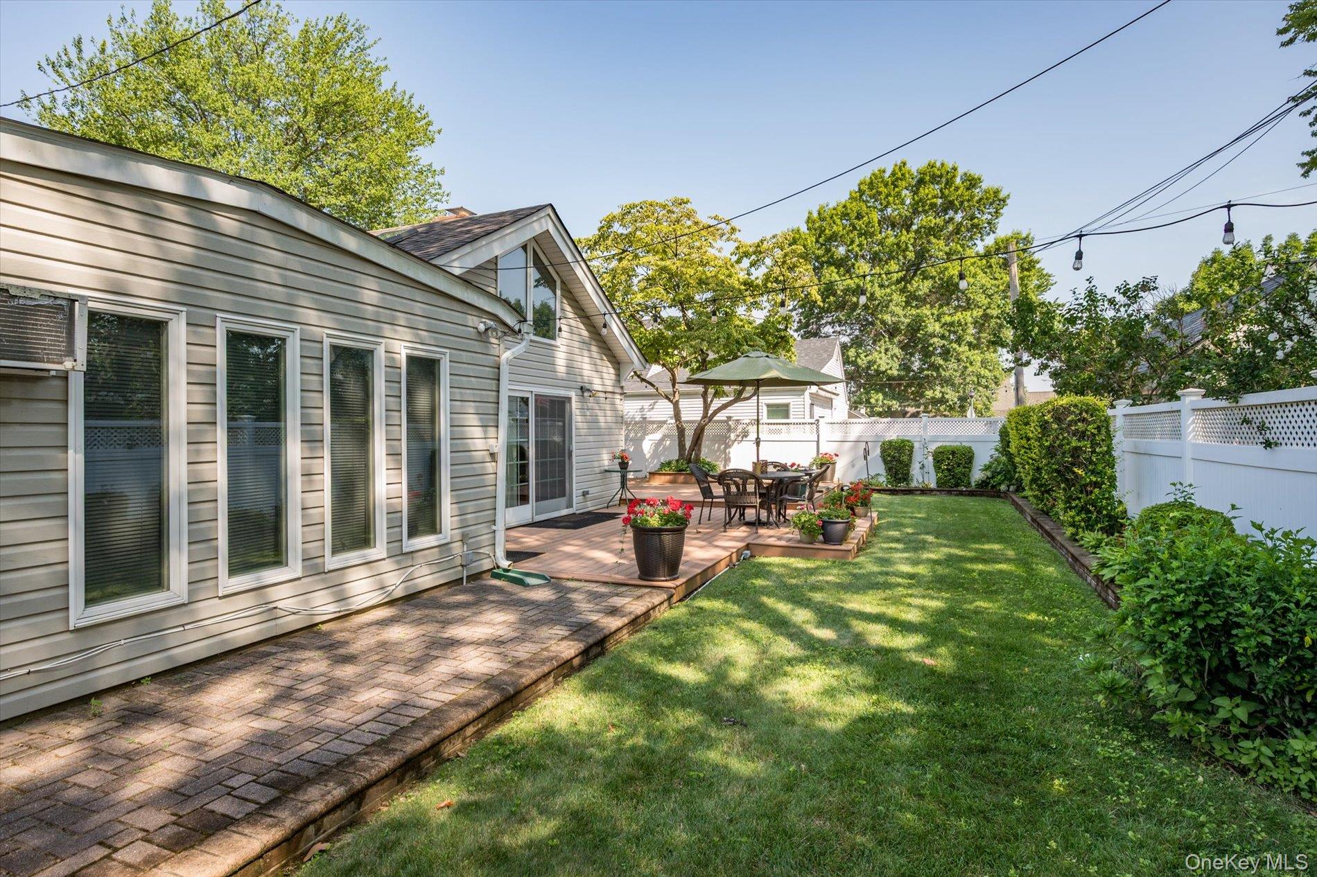 Levittown, New York, 11756, United States, 5 Bedrooms Bedrooms, ,2 BathroomsBathrooms,Residential,For Sale,1931352