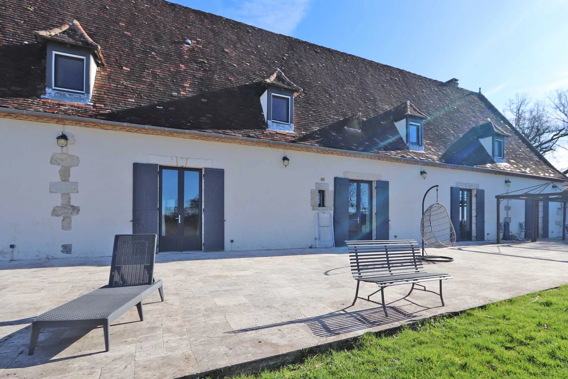 Bergerac, New Aquitaine, 24100, FR, 8 Bedrooms Bedrooms, ,5 BathroomsBathrooms,Residential,For Sale,1995803