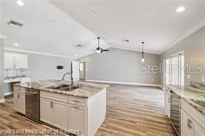 LAKE PLACID, Florida, 33852, United States, 5 Bedrooms Bedrooms, ,5 BathroomsBathrooms,Residential,For Sale,1983163